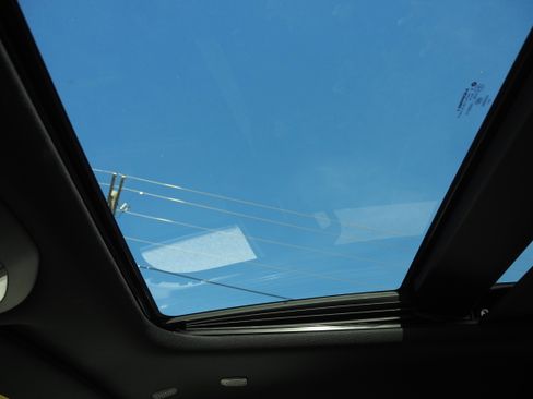 New 2025 Chrysler Pacifica Select w/ Uconnect Theater Family Group image 24