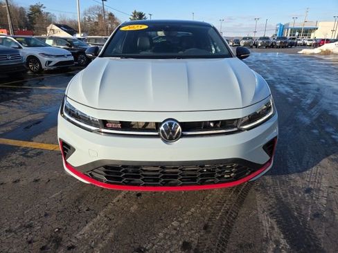 Used 2025 Volkswagen Jetta GLI Autobahn image 2