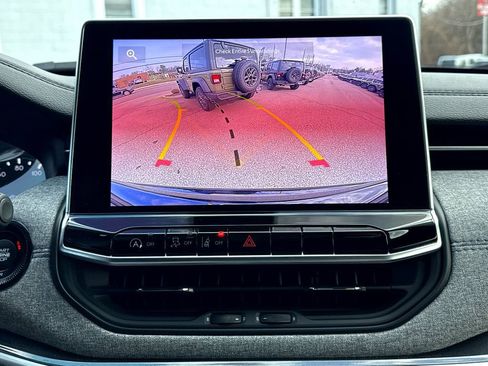 Certified 2024 Jeep Compass Latitude image 20