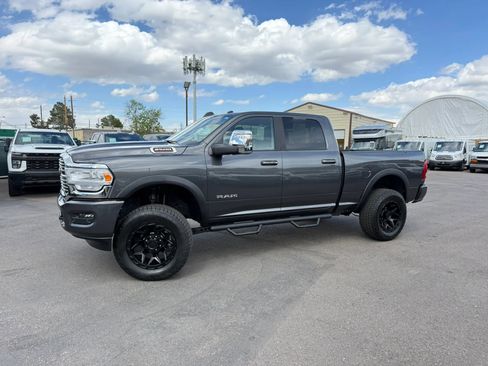 Used 2024 RAM 2500 Laramie AWD/4WD image 2