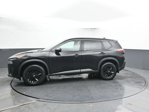 Used 2023 Nissan Rogue S image 6