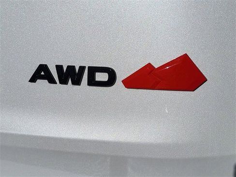 Certified 2025 Nissan Rogue SV image 28