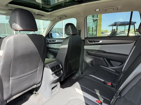 Used 2024 Volkswagen Atlas Peak Edition SE AWD/4WD image 35