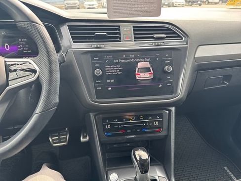 Certified 2023 Volkswagen Tiguan SE R-Line image 23