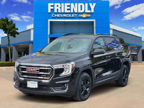 Used 2023 GMC Terrain AT4 image 3