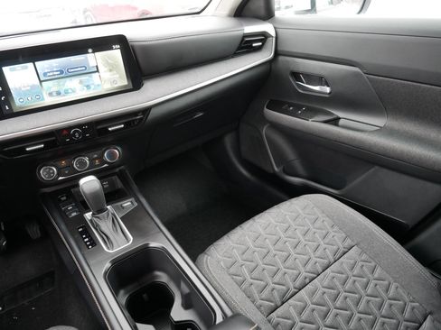 Certified 2025 Nissan Kicks SV w/ Illumination Package image 11