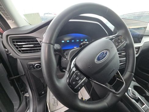 Used 2023 Ford Escape Platinum w/ Premium Technology Package AWD/4WD image 5