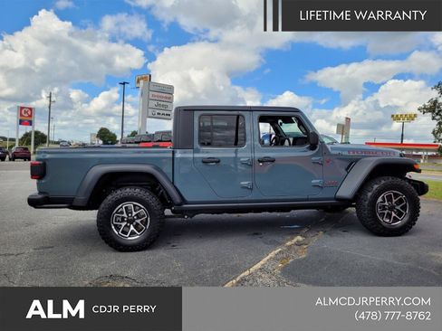 New 2025 Jeep Gladiator Rubicon w/ Convenience Group AWD/4WD image 12
