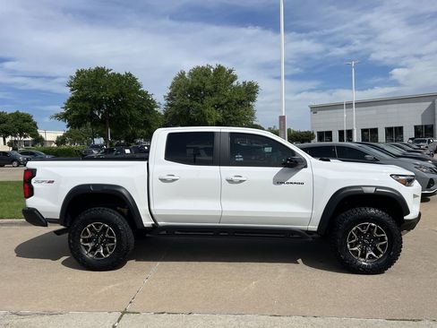 Used 2023 Chevrolet Colorado ZR2 w/ ZR2 Convenience Package III AWD/4WD image 3