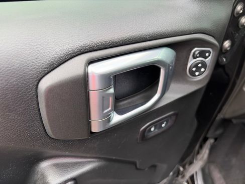 Certified 2018 Jeep Wrangler Sport AWD/4WD image 19