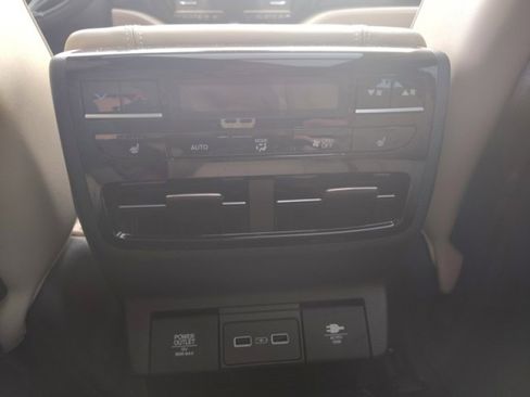 Used 2023 Acura MDX SH-AWD w/ Advance Package image 15