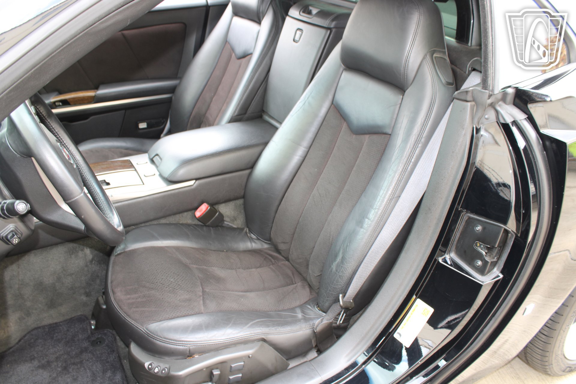Used 2006 Cadillac XLR V RWD image 7