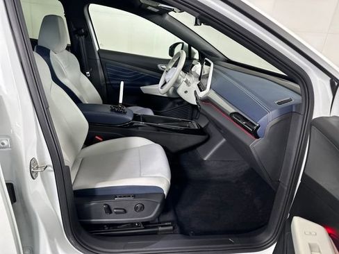 Used 2023 Volkswagen ID.4 S image 28