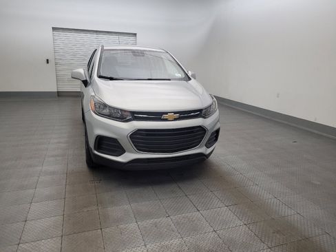 Used 2022 Chevrolet Trax LS w/ Tint and Cruise Package AWD/4WD image 14