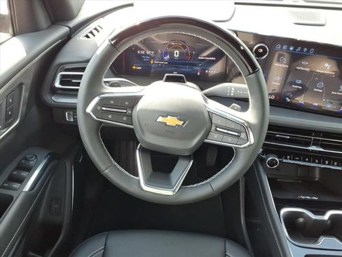 New 2026 Chevrolet Traverse LT w/ Enhanced Driving Package FWD image 25