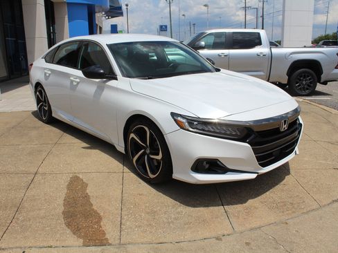 Used 2022 Honda Accord Sport image 1