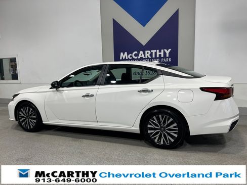 Used 2025 Nissan Altima 2.5 SV image 7