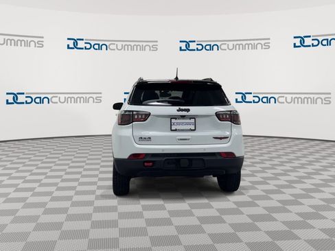 Used 2025 Jeep Compass Trailhawk w/ Trailer Tow Group AWD/4WD image 7
