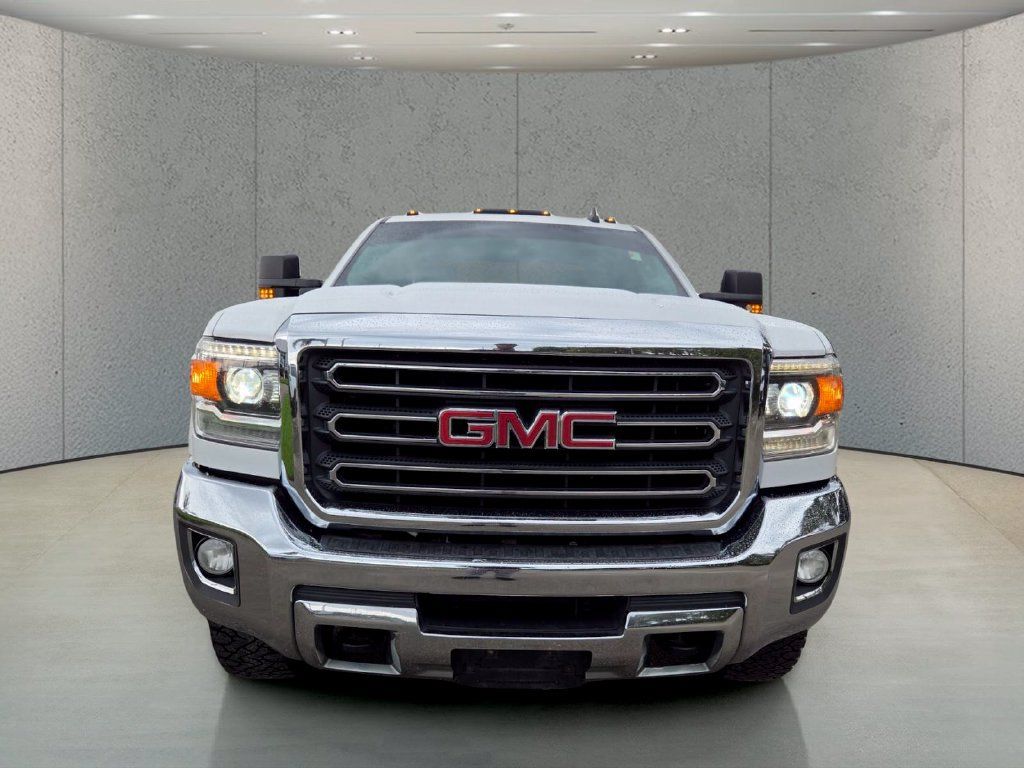 Used 2018 GMC Sierra 2500 SLE w/ HD SLE Preferred Plus Package AWD/4WD image 12