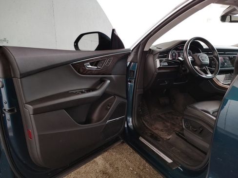 Used 2019 Audi Q8 Premium Plus w/ Premium Plus AWD/4WD image 22