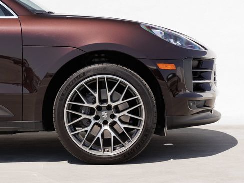 Certified 2021 Porsche Macan S AWD/4WD image 11