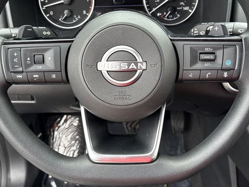 Certified 2023 Nissan Rogue SV FWD image 11