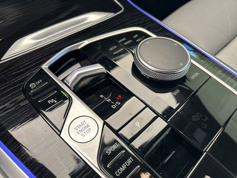 Used 2024 BMW X5 xDrive40i w/ M Sport Package image 8