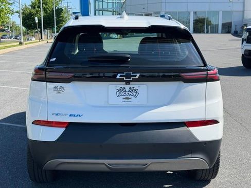 Certified 2022 Chevrolet Bolt EUV Premier w/ Sun & Sound Package FWD image 9