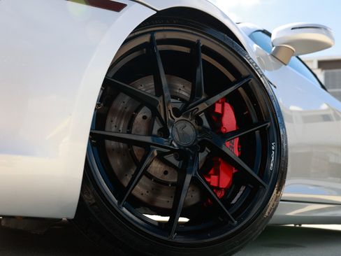 Used 2011 Audi R8 V10 image 42