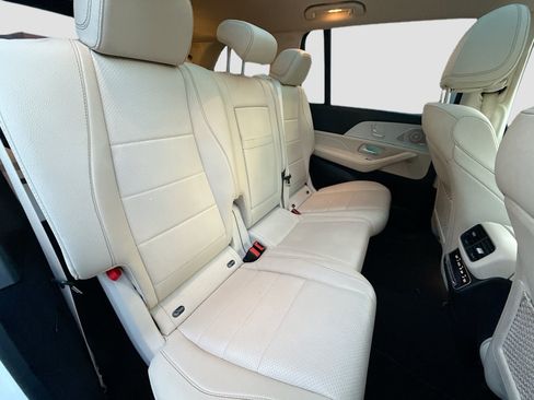 Used 2023 Mercedes-Benz GLS 450 4MATIC image 31