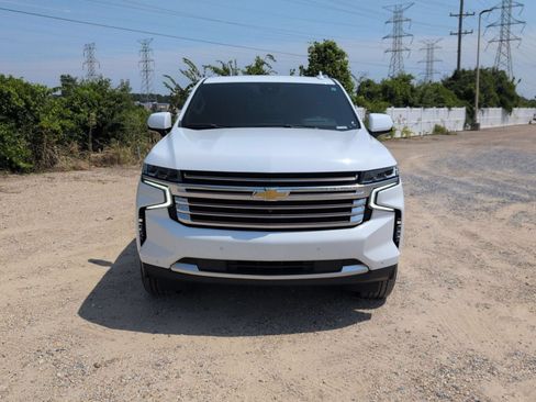Used 2024 Chevrolet Suburban High Country AWD/4WD image 9