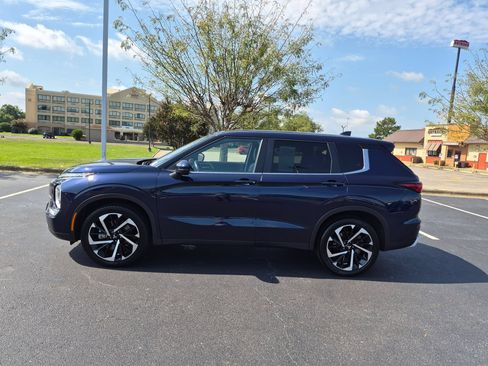Used 2024 Mitsubishi Outlander SE Black Edition AWD/4WD image 6
