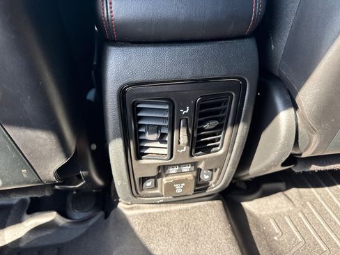 Used 2025 Dodge Durango GT AWD/4WD image 27