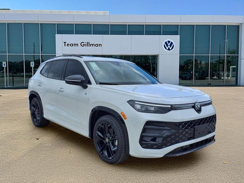 New 2026 Volkswagen Tiguan SE R-Line FWD image 1