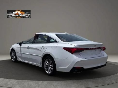 Used 2019 Toyota Avalon XLE w/ Moonroof Package FWD image 4