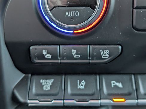 Used 2022 Chevrolet Silverado 2500 High Country w/ Safety Package II image 19