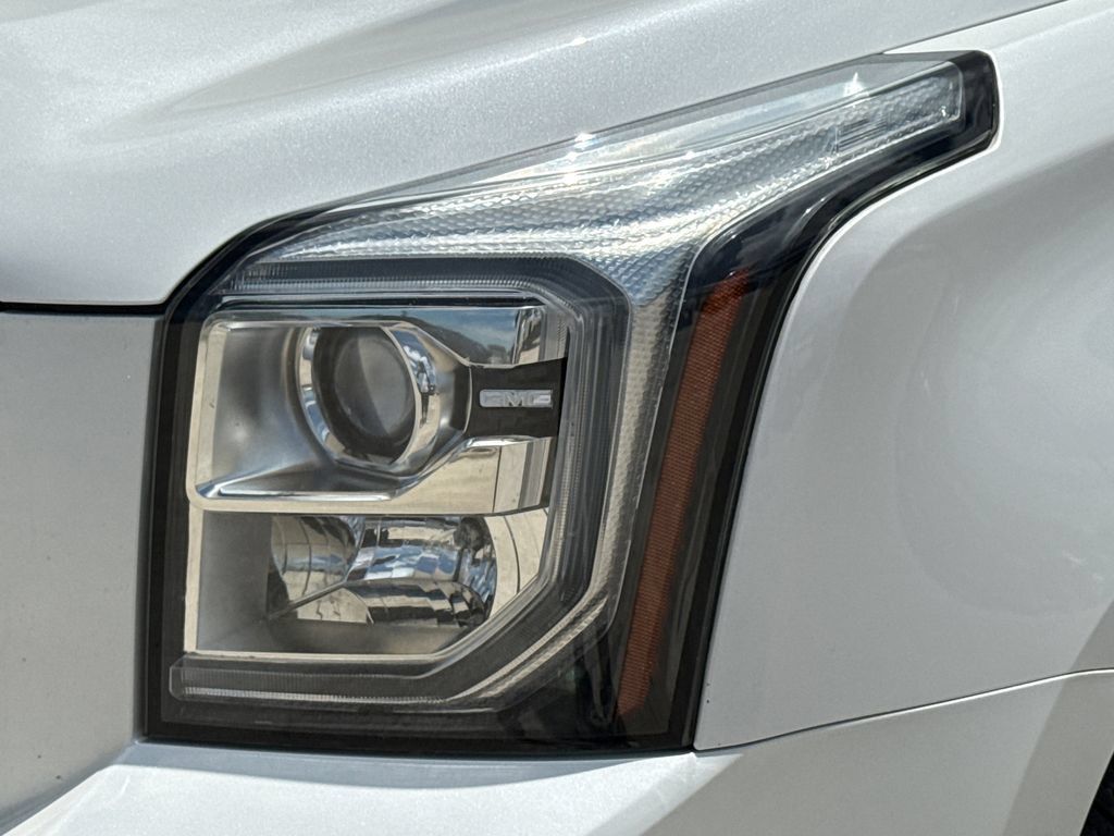 Used 2017 GMC Yukon XL Denali w/ Open Road Package AWD/4WD image 4
