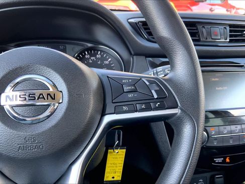 Used 2019 Nissan Rogue S image 23