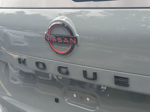 Certified 2025 Nissan Rogue SV AWD/4WD image 9