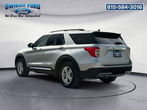 Used 2022 Ford Explorer XLT w/ Equipment Group 202A AWD/4WD image 3