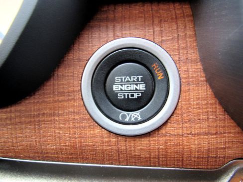 Used 2024 RAM 2500 Limited image 18