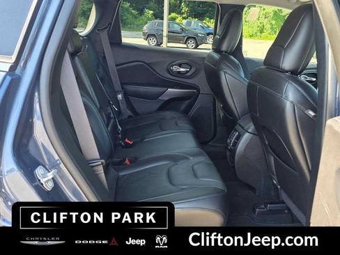 Used 2020 Jeep Cherokee Limited AWD/4WD image 16