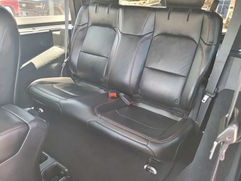 Used 2018 Jeep Wrangler Rubicon AWD/4WD image 13