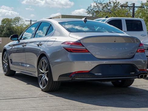 Used 2023 Genesis G70 2.0T image 6