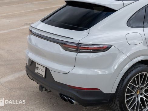 Used 2021 Porsche Cayenne S image 16