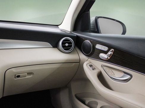 Used 2022 Mercedes-Benz GLC 300 image 20