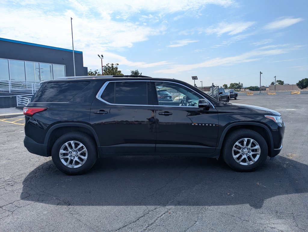 Used 2018 Chevrolet Traverse LT AWD/4WD image 2
