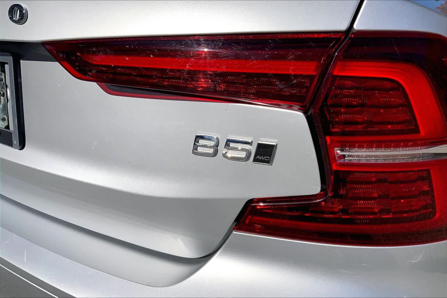 Used 2022 Volvo S60 B5 Momentum w/ Premium Package AWD/4WD image 31