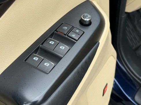 Used 2015 Toyota Highlander Limited w/ Driver Technology Package image 19