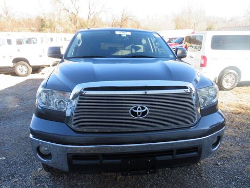 Used 2012 Toyota Tundra 4x4 CrewMax w/ Tow Pkg image 2